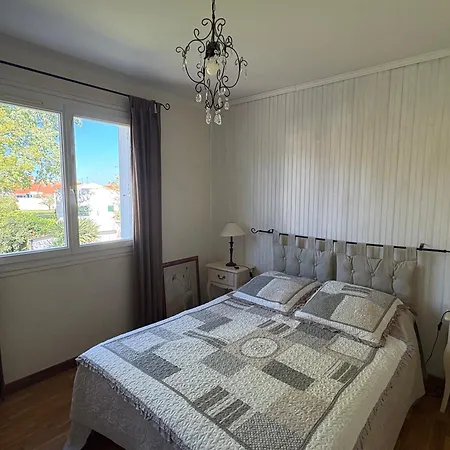 Marcelliere - Maison Familiale 2 Etoiles Jardin - Ideal Holiday home La Pironniere