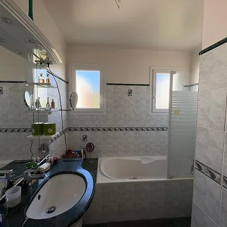 Marcelliere - Maison Familiale 2 Etoiles Jardin - Ideal Holiday home La Pironniere